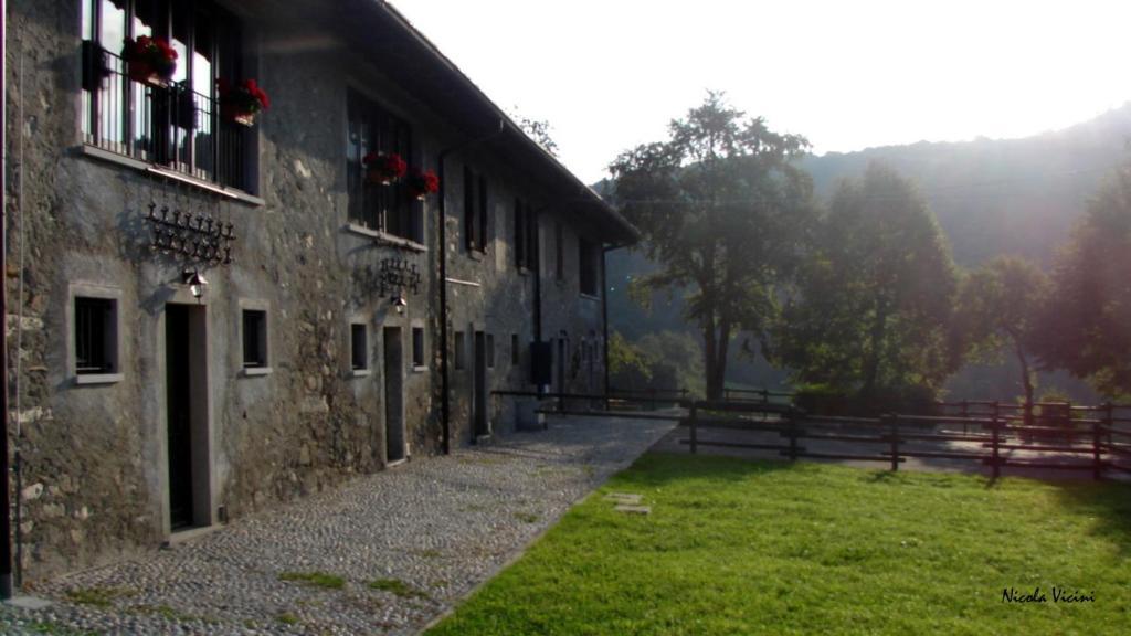 Rifugio Alpetto Di Torno Hostel Sormano Exterior photo