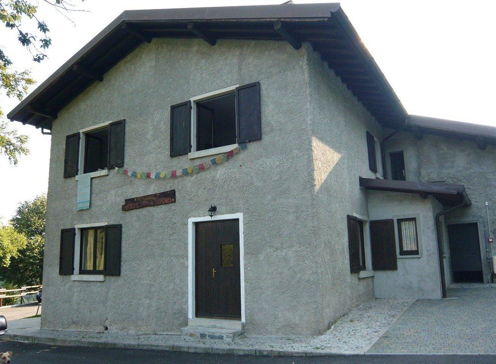 Rifugio Alpetto Di Torno Hostel Sormano Exterior photo